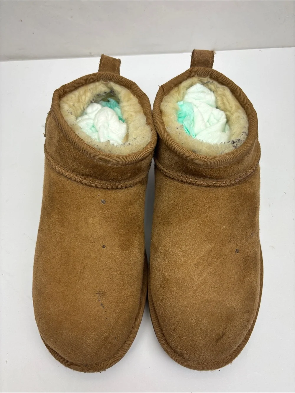 UGG mini classic short boots, SZ 7 women’s, box 1 G